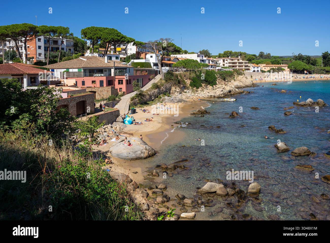 Bagnanti a Cala Fosqueta, spiaggia la Fosca, Camí de Ronda, Palamós, Girona, Catalogna, Spagna Foto Stock