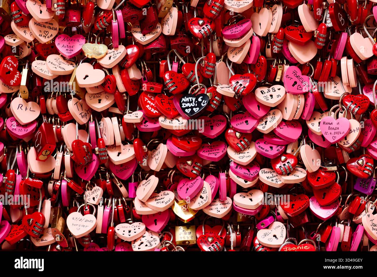 Lucchetti a forma di cuore, Casa di Giulietta, Verona, Italia Foto Stock