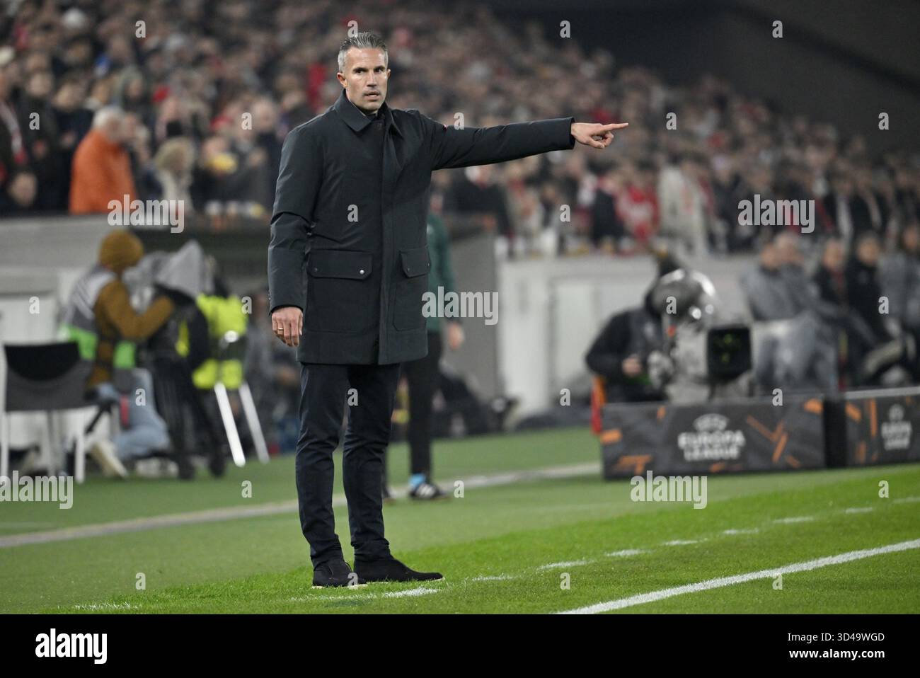 Allenatore Robin Van Persie Feyenoord Rotterdam a margine Gesture Europa League, MHPArena, MHP Arena Stuttgart, Baden-Wuerttemberg, Germania Foto Stock