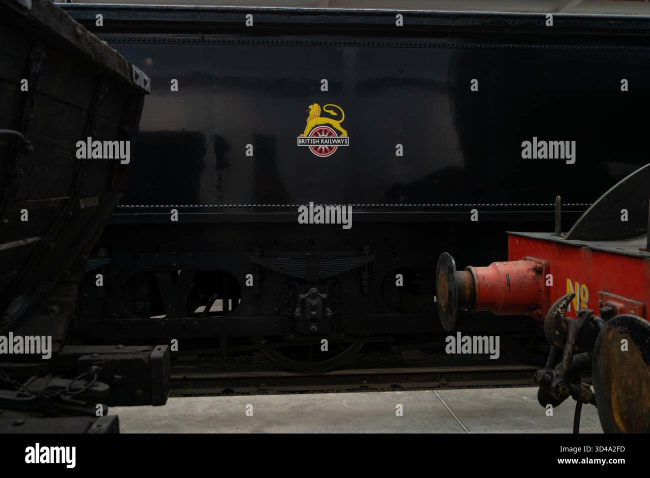 Locomotiva a vapore British Railways con logo e accoppiamento dell'azienda Foto Stock