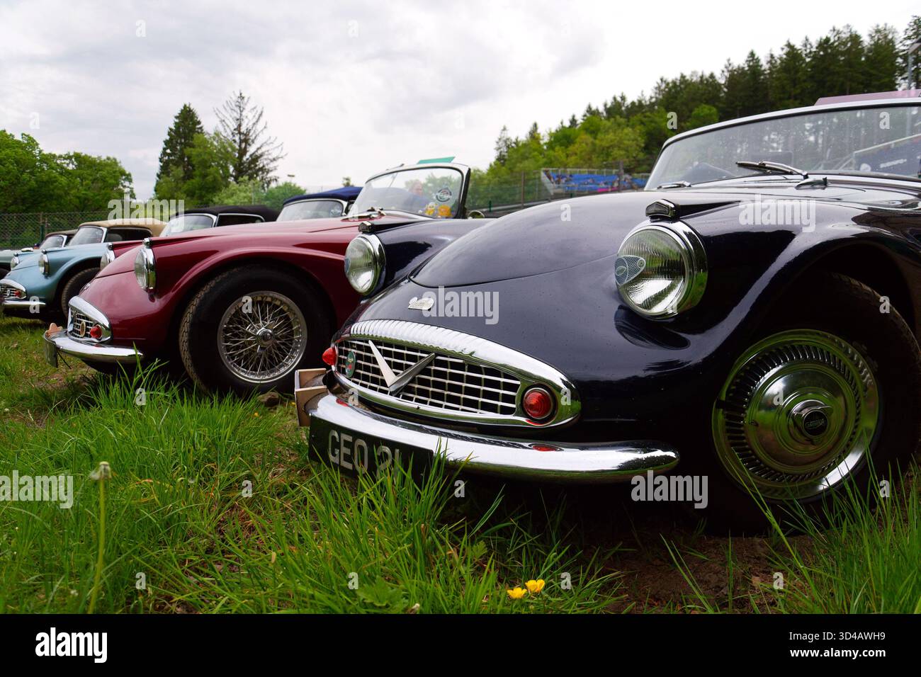 Daimler SP250 auto sportiva d'epoca della casa automobilistica britannica Daimler il 25 maggio 2025 a Francorchamps, Belgio. Foto Stock