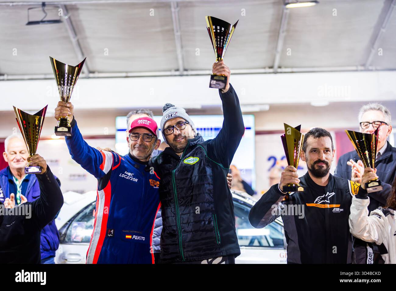 MOREL Jean-Luc, ROMERO Pascal, Subaru Impreza WRX, portait durante il Rallye Terre de Vaucluse 2025, 7° round del Championnat de France des rallyes Terre 2025, dall'8 al 9 novembre 2025 a Courthézon, Francia - Photo Bastien Roux/DPPI credito: DPPI Media/Alamy Live News Foto Stock