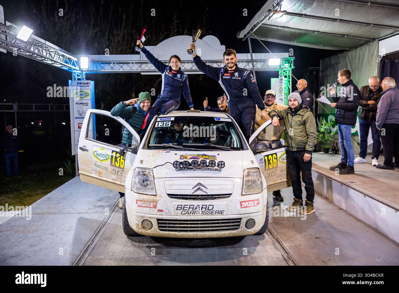 GEGOUT Clement, LEPRETRE Jessika, Citroën C2, portait durante il Rallye Terre de Vaucluse 2025, 7° round del Championnat de France des rallyes Terre 2025, dall'8 al 9 novembre 2025 a Courthézon, Francia - Photo Bastien Roux/DPPI credito: DPPI Media/Alamy Live News Foto Stock
