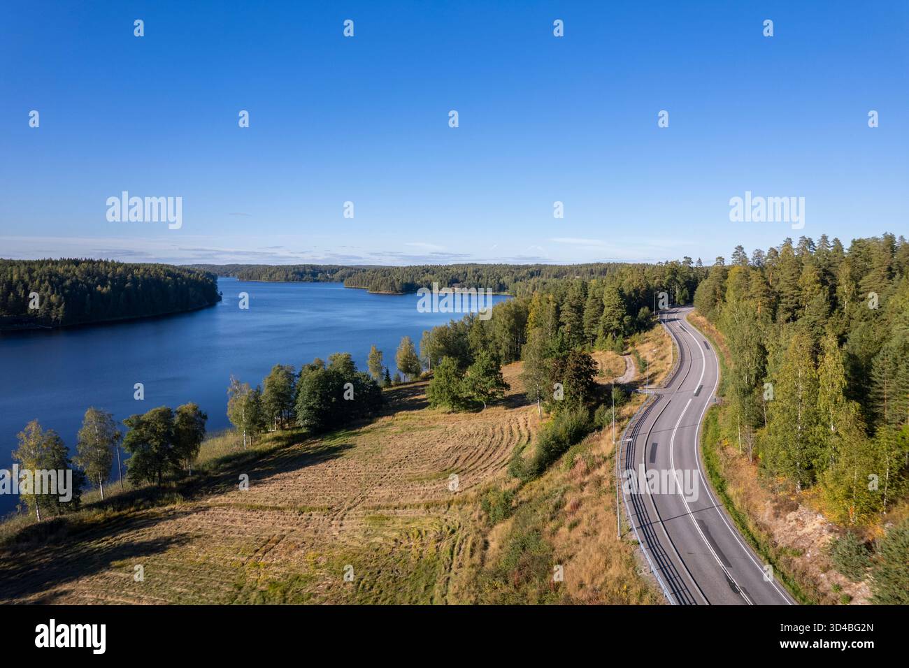 Strada per il parco nazionale di Nuuksio in Finlandia Foto Stock