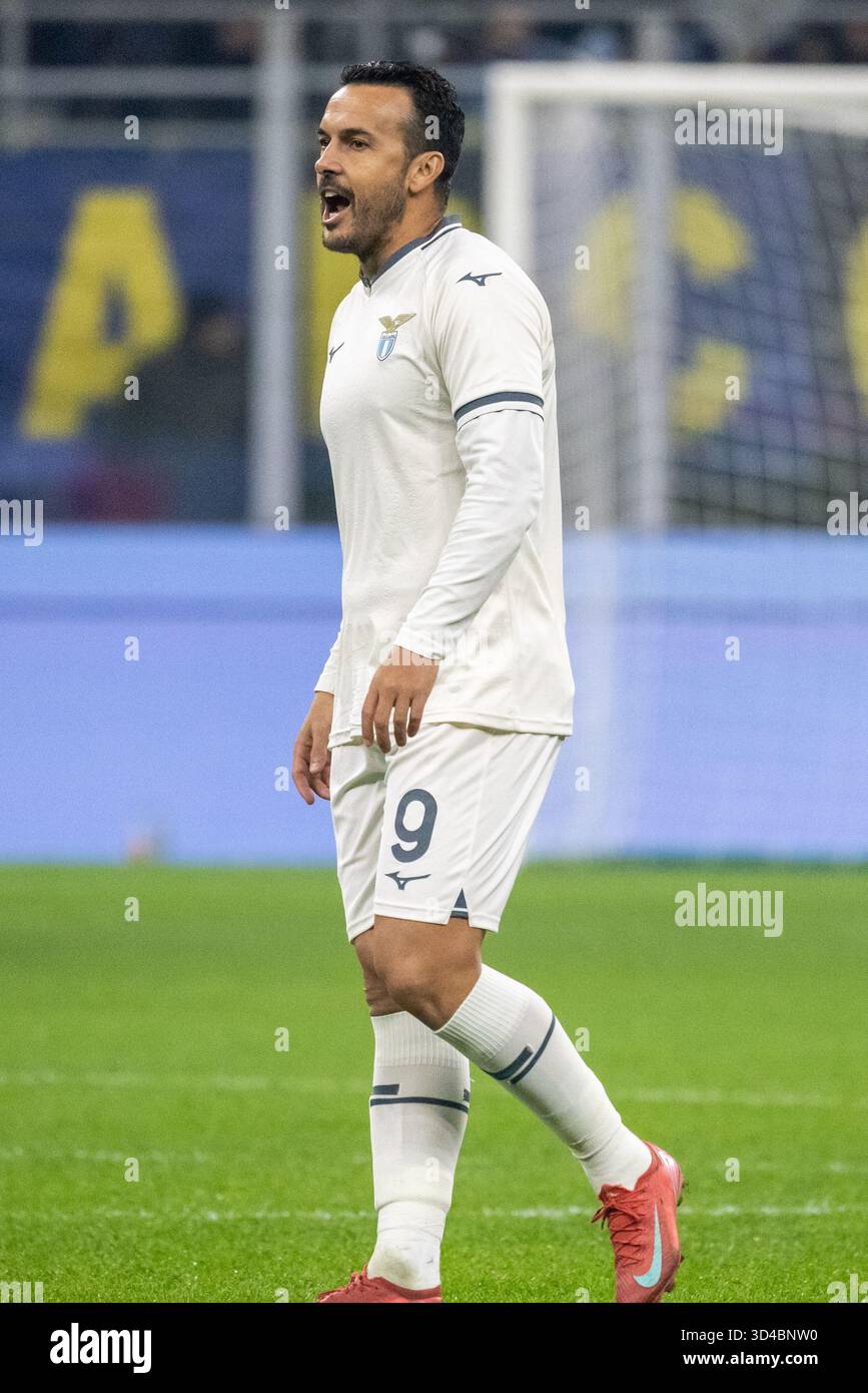 Milano, Italia. 9 novembre 2025. pedro lazio durante la partita di serie A FC Internazionale vs SS Lazio serie A - Milano 9 novembre 2025 credito: Christian Santi/Alamy Live News Foto Stock