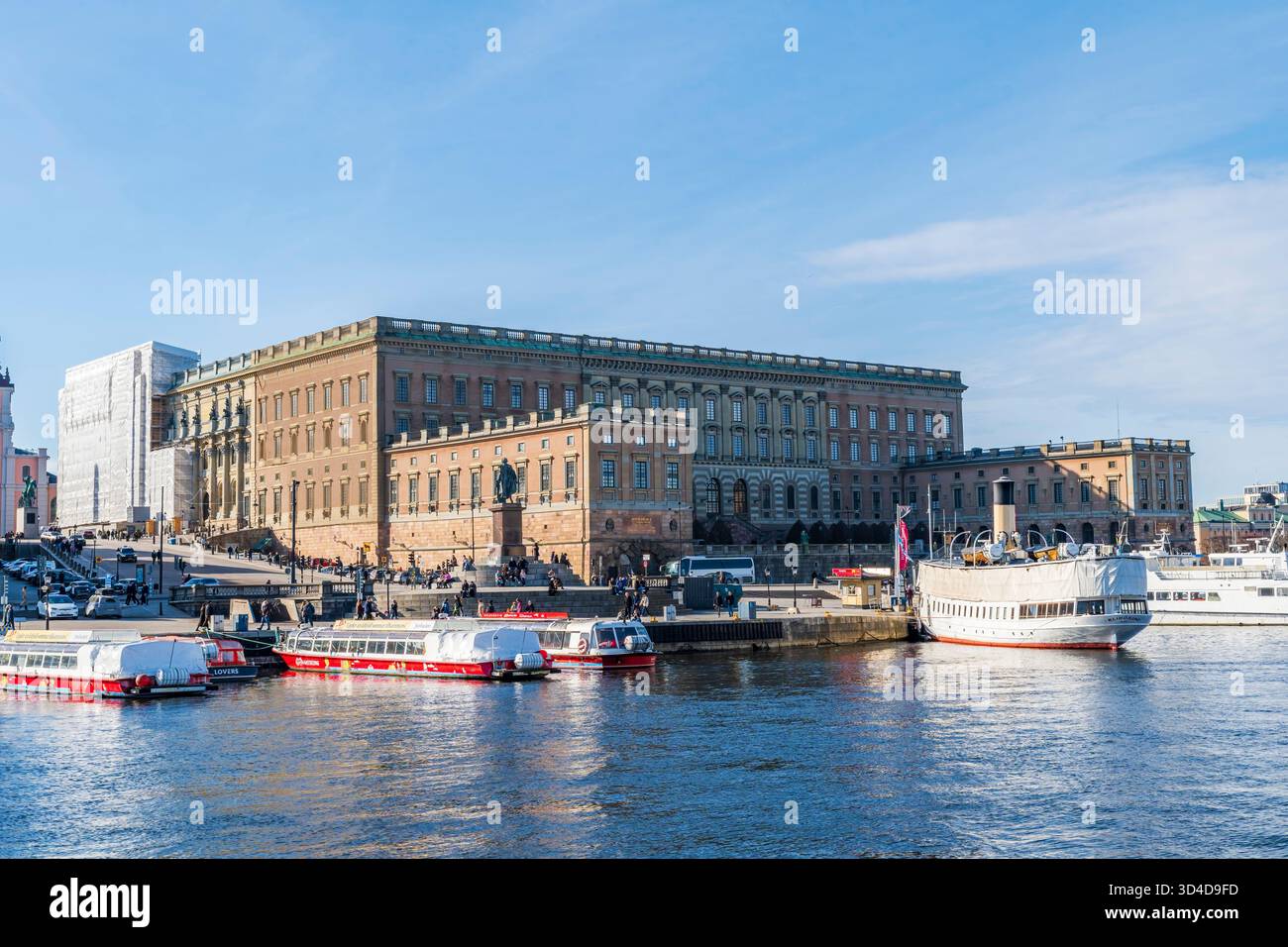 SVEZIA, STOCCOLMA - 8 MARZO 2025: Il palazzo reale di Stoccolma è la residenza ufficiale e il principale palazzo reale del monarca svedese. Stoccolma, Palac Foto Stock