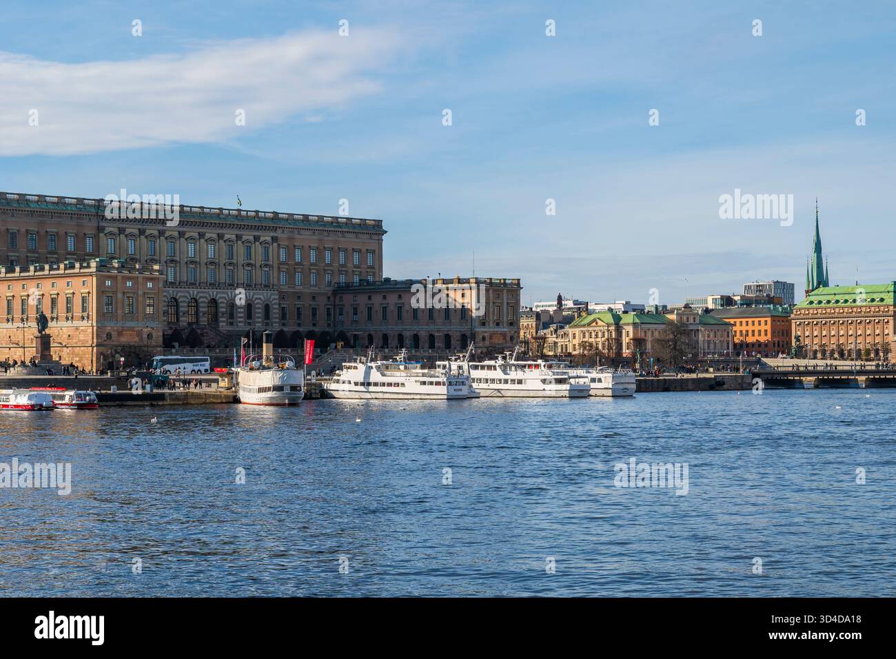 SVEZIA, STOCCOLMA - 8 MARZO 2025: Il palazzo reale di Stoccolma è la residenza ufficiale e il principale palazzo reale del monarca svedese. Stoccolma, Palac Foto Stock