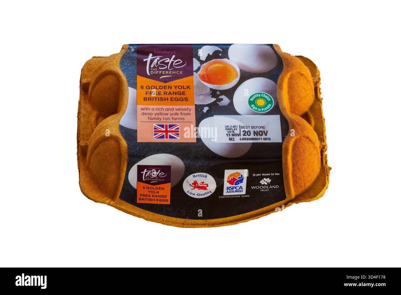 Scatola di 6 uova britanniche Golden Yolk Free Range isolate su sfondo bianco - scatola di uova in scatola di uova Foto Stock