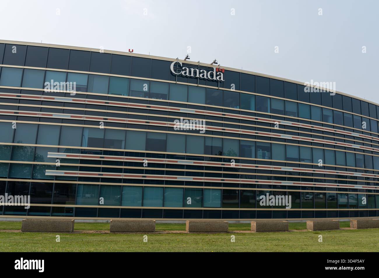 Un edificio del governo del Canada a Edmonton, Alberta, Canada Foto Stock