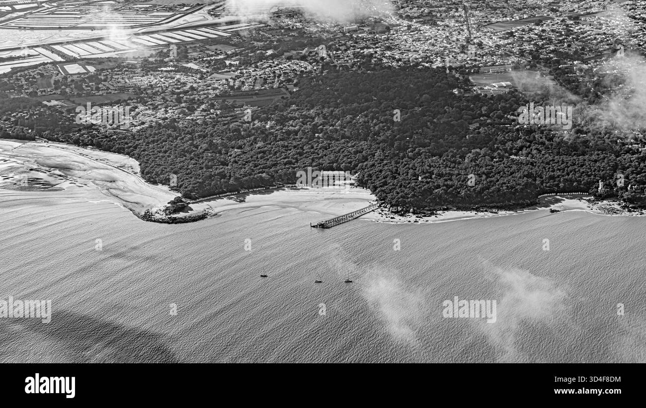 Isola di Noirmoutier con vista aerea sull'oceano Atlantico francese Foto Stock