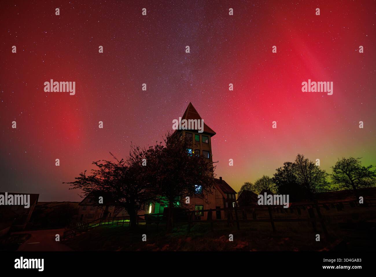 L'imponente tempesta Aurora colpisce il Galles, queste immagini provengono dal villaggio tedesco sulle catene militari di Sennybridge Foto Stock