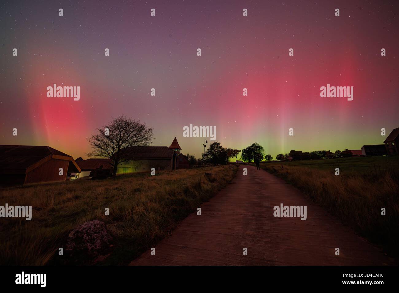 L'imponente tempesta Aurora colpisce il Galles, queste immagini provengono dal villaggio tedesco sulle catene militari di Sennybridge Foto Stock