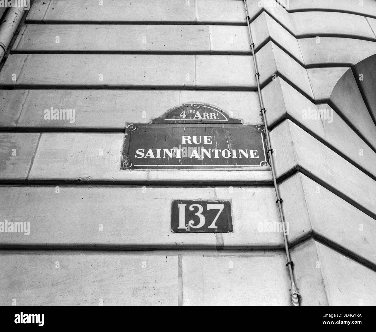 Cartello Rue St Antoine, Parigi, Francia. Foto Stock