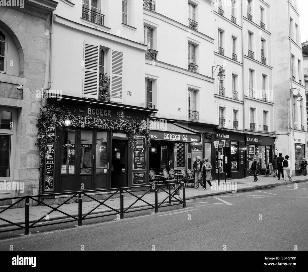 Bodega 64 Spanish tapas Restaurant, 64 Rue Francois Miron, 75004 Parigi, Francia Foto Stock