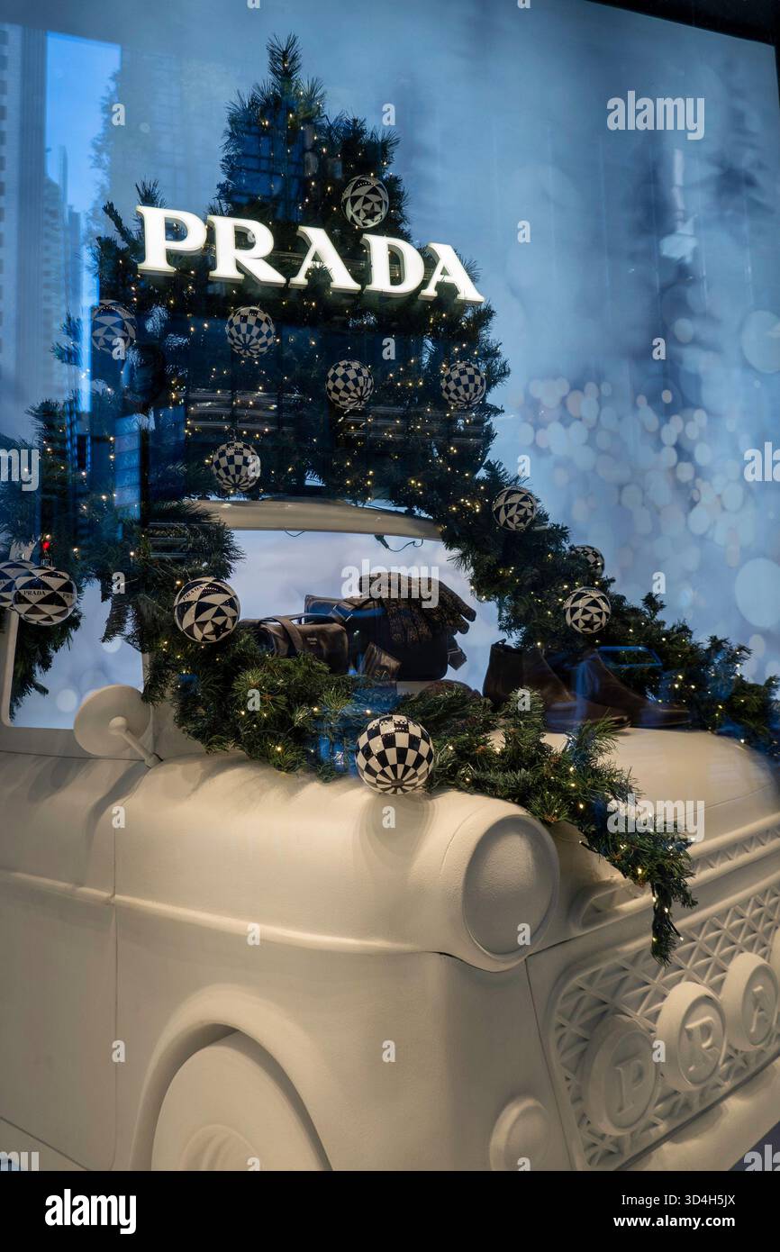 Prada Designer Store ha aperto sulla Fifth avenue 2025, New York City, USA Foto Stock