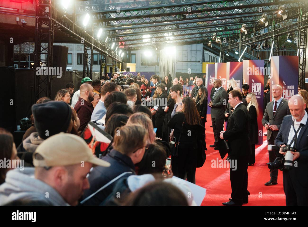 Jacob Elordi, Oscar Issac e mia Goth parlano alla stampa al BFI London Film Festival 2025 per la prima proiezione di gala di "Frankenstein" Foto Stock