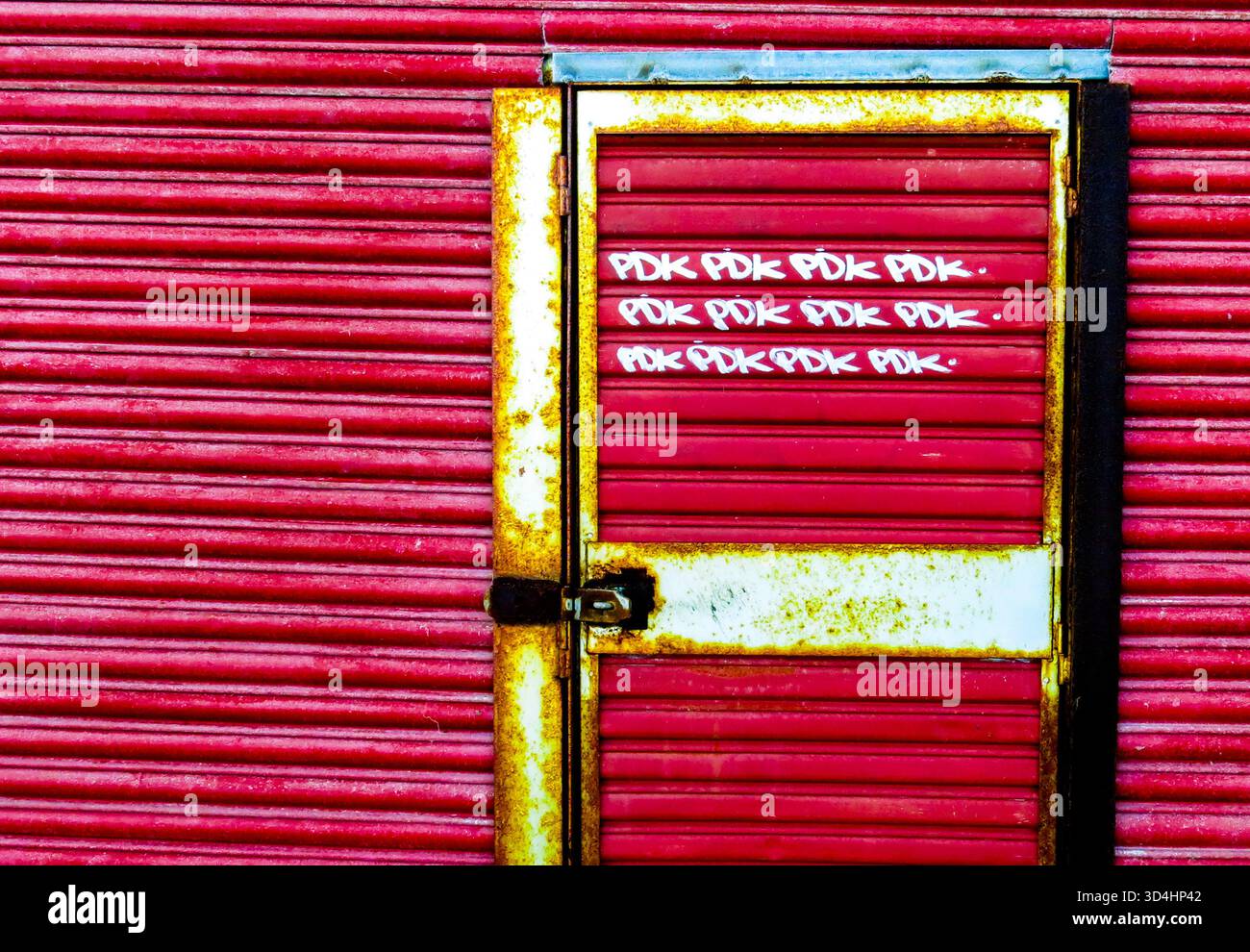 Una barriera per un'azienda chiusa Foto Stock