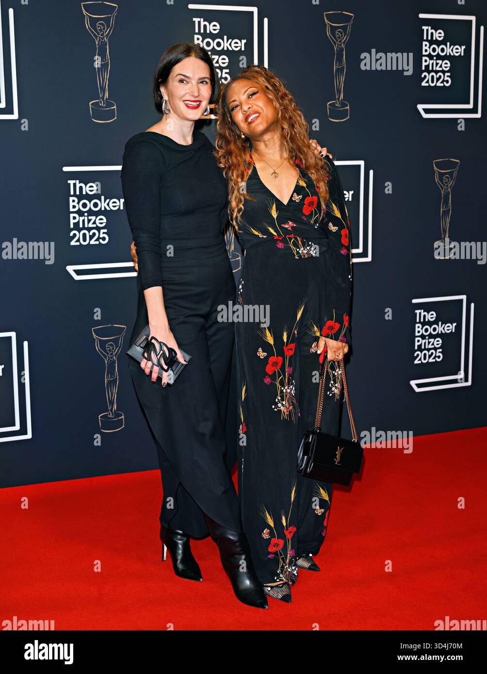 Londra, Regno Unito. 10 novembre 2025. Elizabeth Day, Sara Collins alla cerimonia del Booker Prize 2025 all'Old Billingsgate di Londra, Regno Unito. (Foto di 李世惠/SEE li/Picture Capital) credito: Vedi li/Picture Capital/Alamy Live News Foto Stock