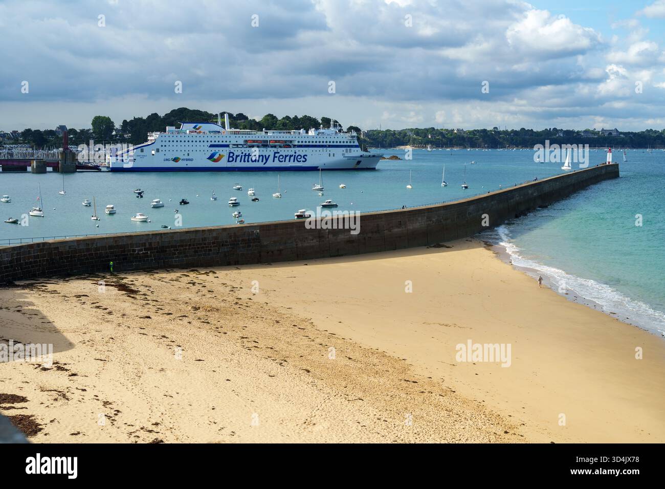 Città medievale fortificata di Saint-Malo in Bretagna, Francia Foto Stock
