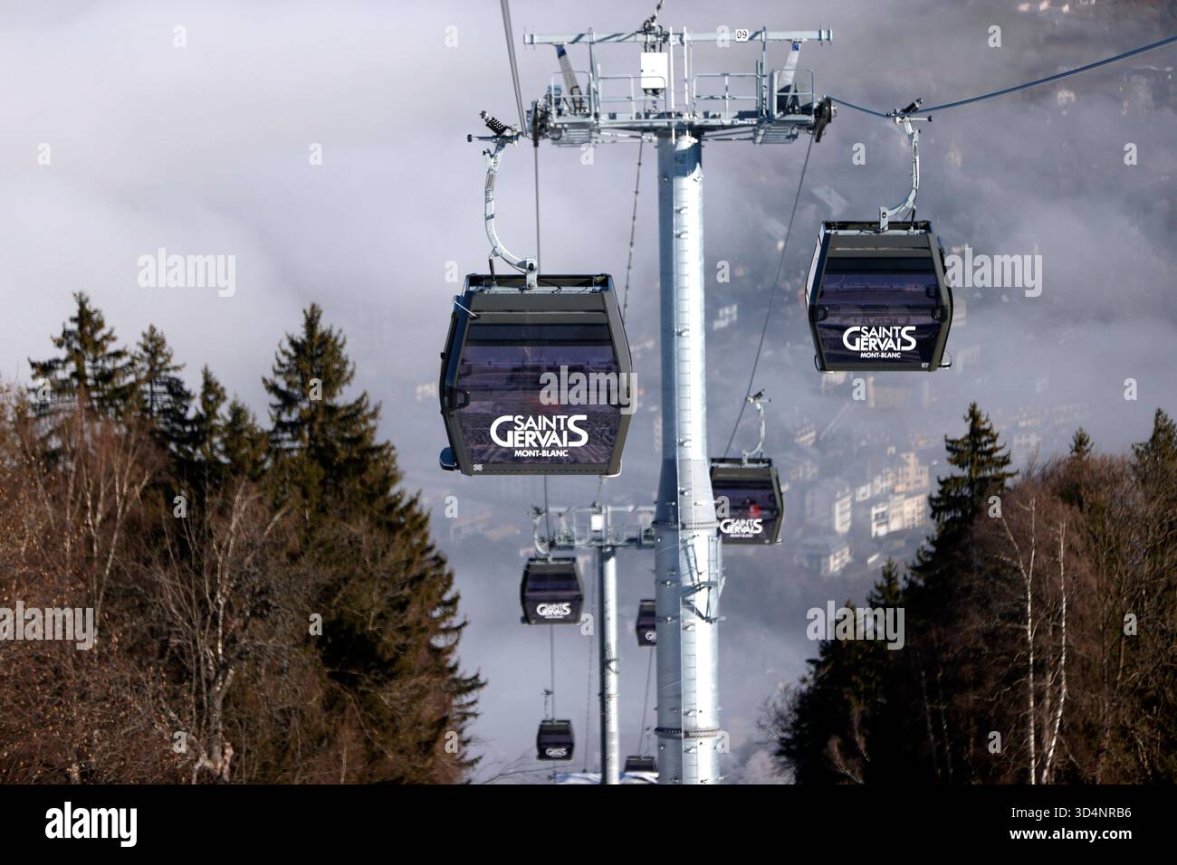 La nuova funivia Alpin collega Saint Gervais a le Bettex. Sport invernali. Saint Gervais. Francia. Foto Stock