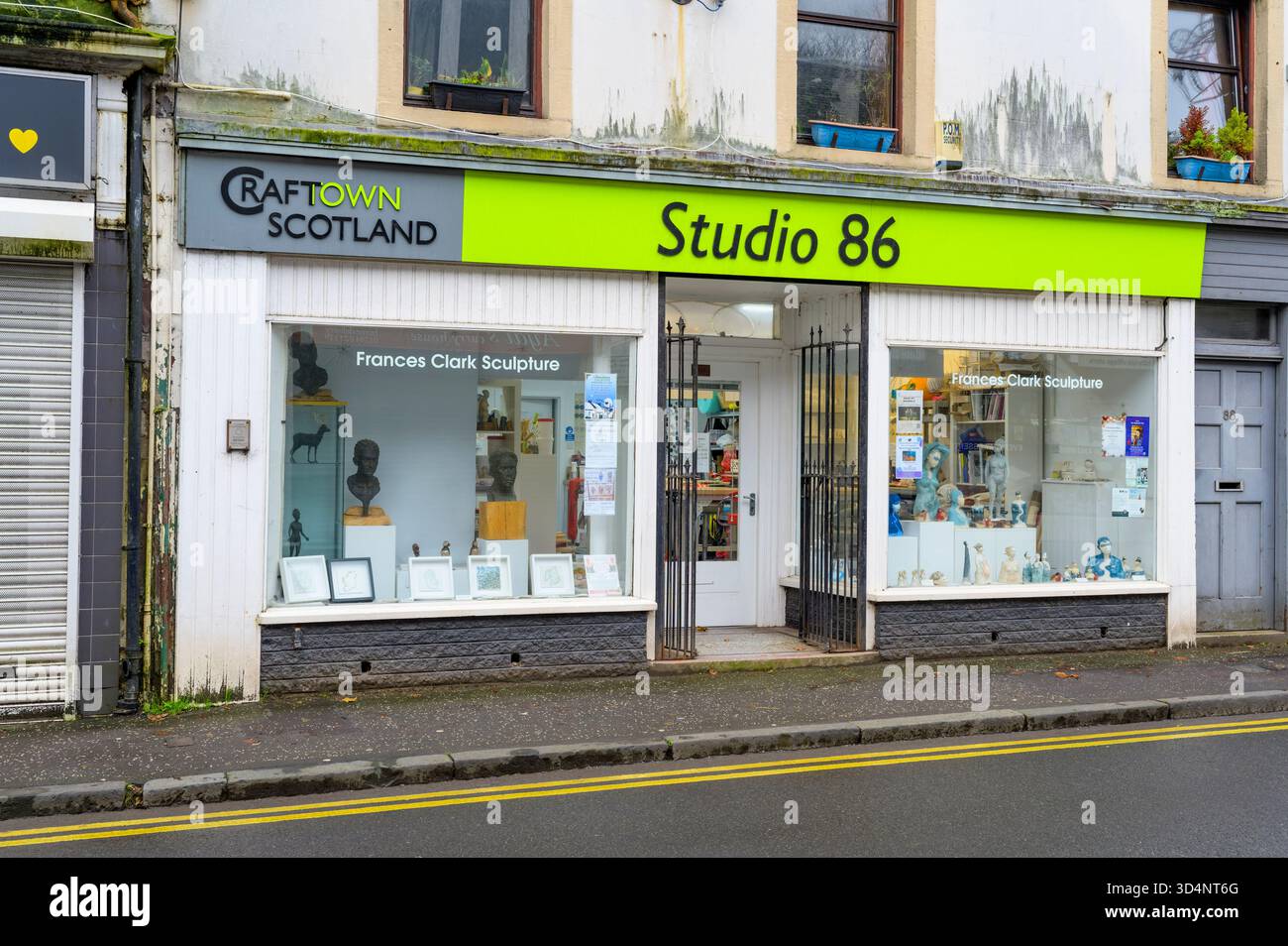 Frances Clark Sculpture Gallery, Studio 86, Main Street, West Kilbride Craft Town, North Ayrshire, Scozia, Regno Unito Foto Stock
