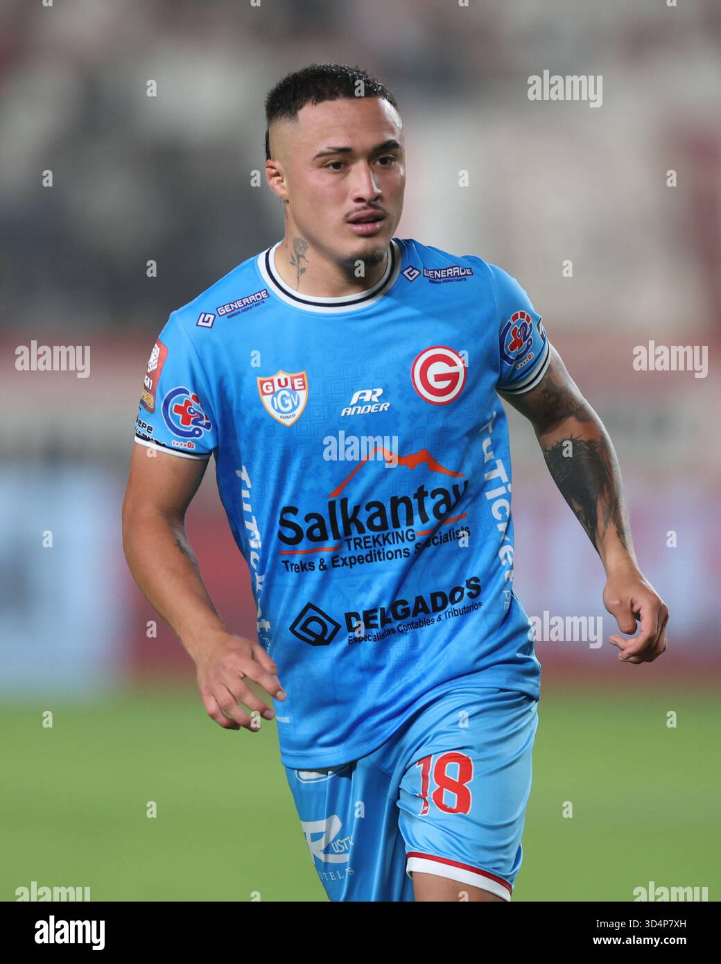 Orlando Nunez del Deportivo Garcilaso durante la Liga 1 te Apuesto, partita, tra Universitario de Deportes e Garcilaso giocata al Monumental U Stadium l'8 novembre 2025 a Lima, in Perù. (Foto di Miguel Marruffo / PRESSINPHOTO) Foto Stock
