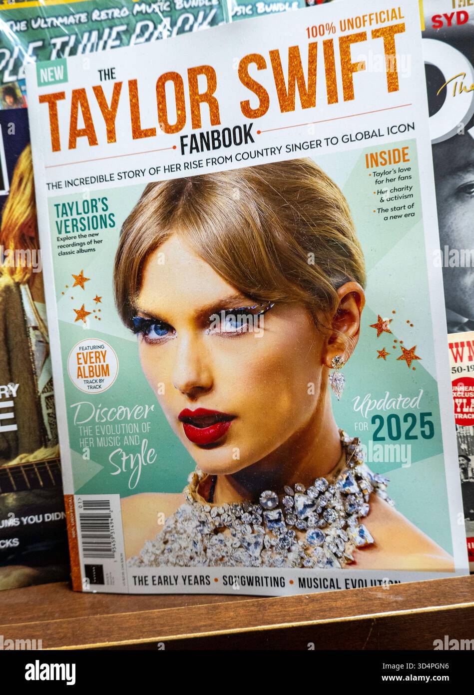 Barnes & Noble Booksellers su Union Square offre una vasta selezione di articoli, New York City, USA 2025 Foto Stock