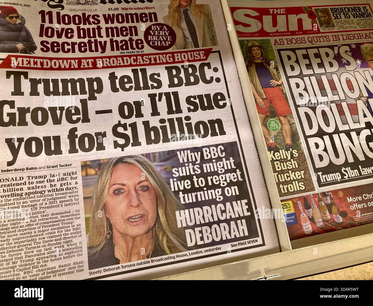 Trump minaccia di citare in giudizio la BBC per scuse o un miliardo di dollari per il discorso di Trump è stato bocciato, che ha dominato la prima pagina dei giornali britannici Foto Stock