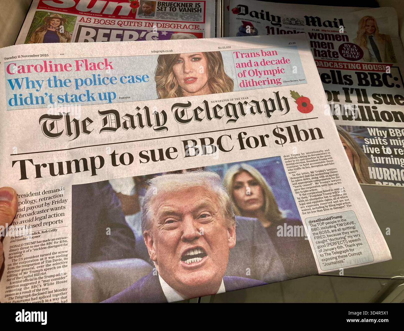 Trump minaccia di citare in giudizio la BBC per scuse o un miliardo di dollari per il discorso di Trump è stato bocciato, che ha dominato la prima pagina dei giornali britannici Foto Stock