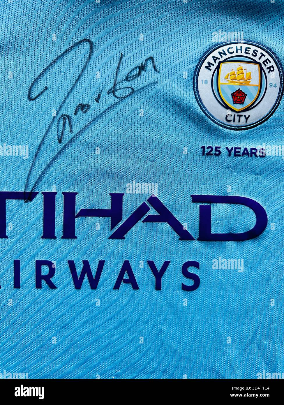 Maglia da calcio del Manchester City - Immagine stock catturata con smartphone