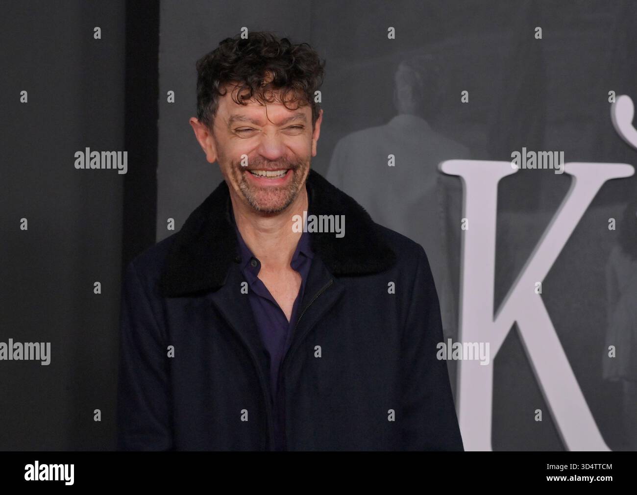 Los Angeles, Stati Uniti. 11 novembre 2025. James Frain partecipa alla prima della commedia drammatica di Netflix "Jay Kelly" all'Egyptian Theatre nella sezione Hollywood di Los Angeles martedì 11 novembre 2025. Storyline: Il famoso attore Jay Kelly intraprende un viaggio di scoperta di sé, affrontando il suo passato e presente con il suo devoto manager Ron. Commovente e pieno di umorismo, all'incrocio di rimpianti e glorie. Foto di Jim Ruymen/UPI. Crediti: UPI/Alamy Live News Foto Stock