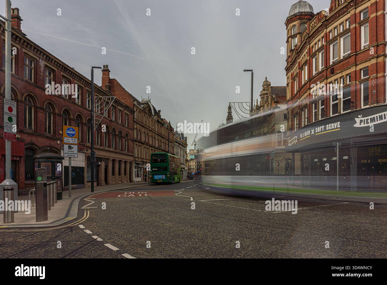 A due piani leeds immagini e fotografie stock ad alta risoluzione - Alamy