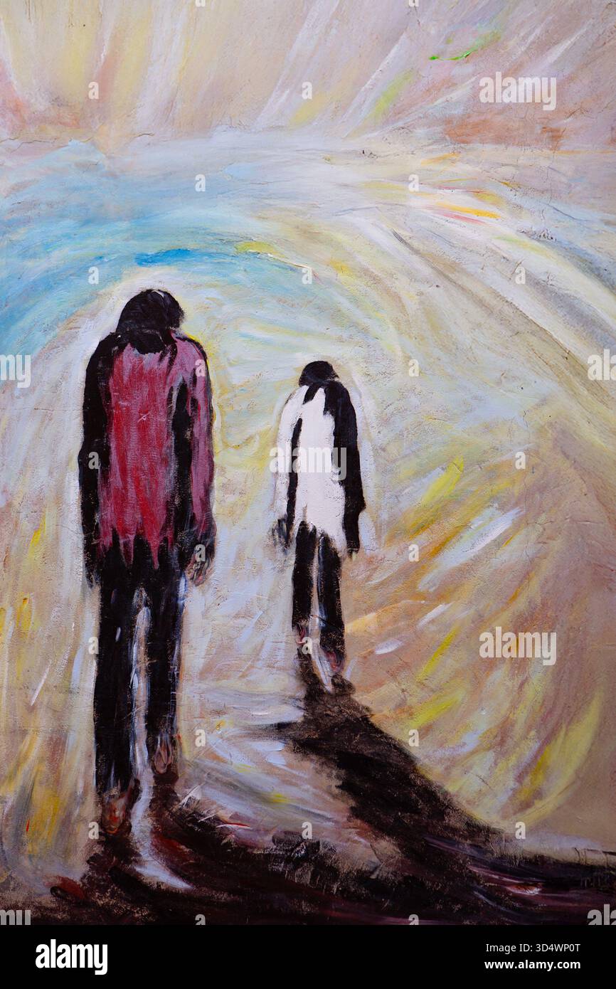 Murale astratto che ritrae due figure umane che camminano attraverso la luce e l'ombra, simboleggiando il viaggio l'emozione e la trasformazione. Foto Stock