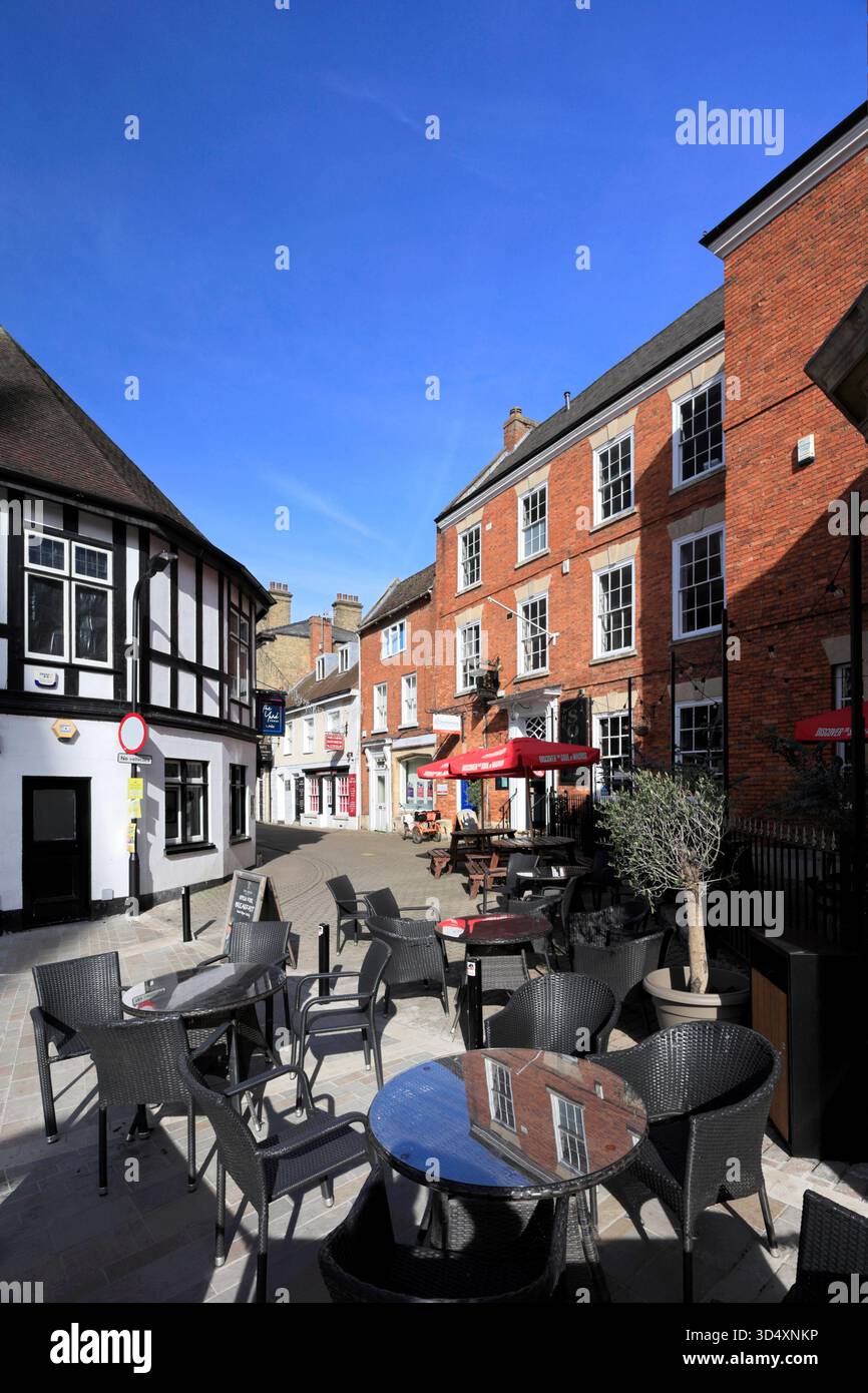 Cafe in St Georges Square, Sleaford Town, Lincolnshire, Inghilterra, Regno Unito Foto Stock