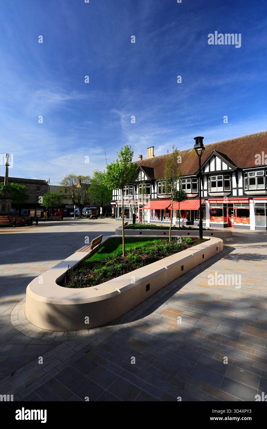 Il memoriale di guerra a St Georges Square, Sleaford Town, Lincolnshire, Inghilterra, Regno Unito Foto Stock