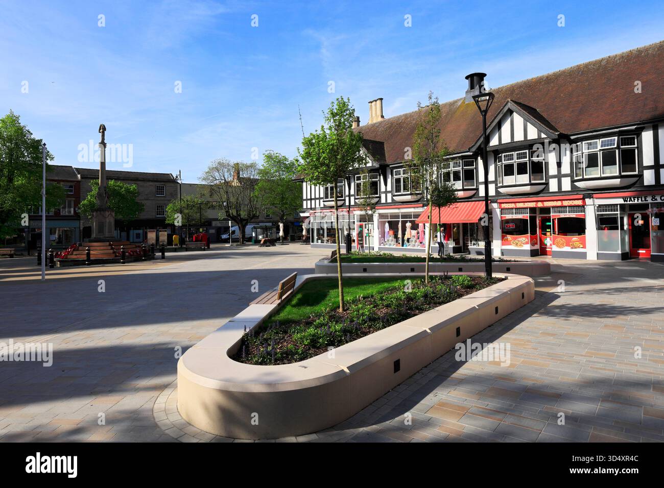 Il memoriale di guerra a St Georges Square, Sleaford Town, Lincolnshire, Inghilterra, Regno Unito Foto Stock