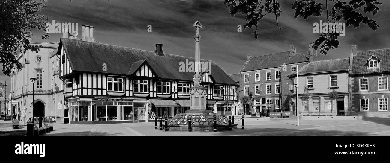 Il memoriale di guerra a St Georges Square, Sleaford Town, Lincolnshire, Inghilterra, Regno Unito Foto Stock
