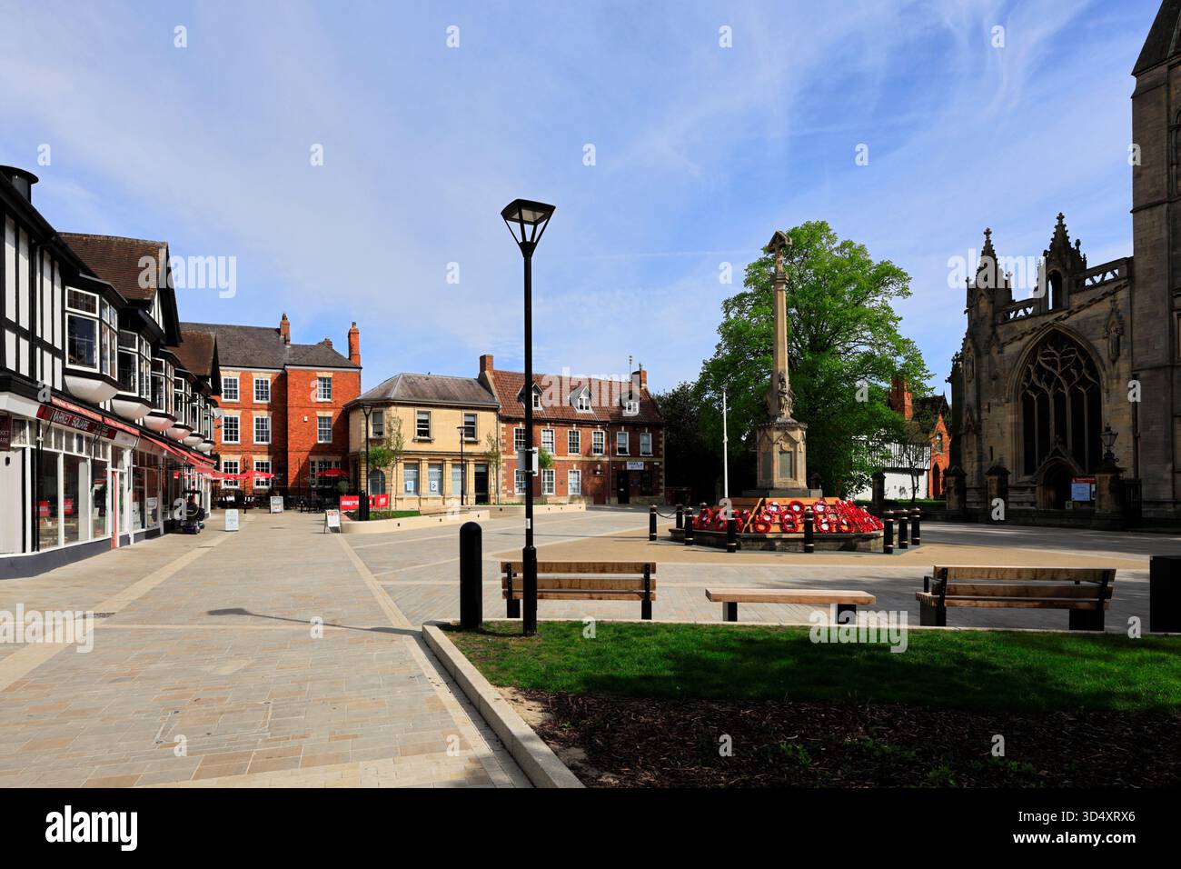 Il memoriale di guerra a St Georges Square, Sleaford Town, Lincolnshire, Inghilterra, Regno Unito Foto Stock