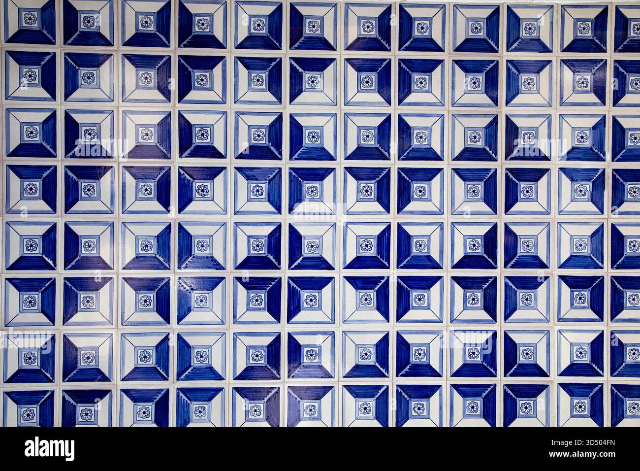 Piastrelle spagnole vintage blu, dettagli architettonici storici decorativi Foto Stock