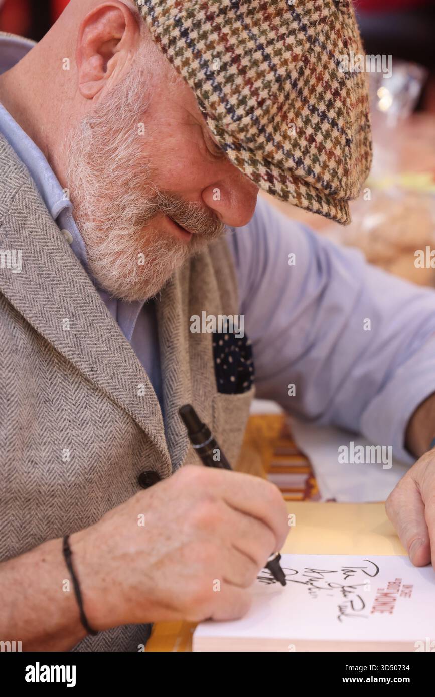 Philippe Etchebest, chef e presentatore televisivo, alla Brive Book Fair, Francia. Foto Stock