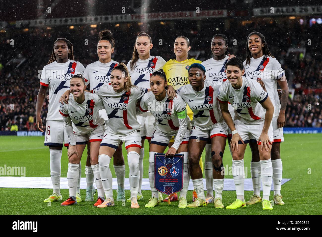 Manchester, Regno Unito. 12 novembre 2025. Foto della squadra PSG durante la partita di UEFA Womens Champions League tra il Manchester United e il Paris Saint-Germain all'Old Trafford di Manchester, Inghilterra credito: SPP Sport Press Photo. /Alamy Live News Foto Stock