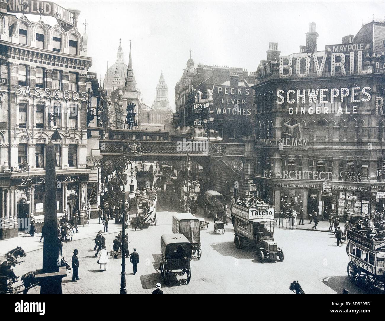 Ludgate Circus, Ludgate Hill, City of London, Greater London, Inghilterra, Regno Unito, Greater London, Inghilterra, Regno Unito Foto Stock