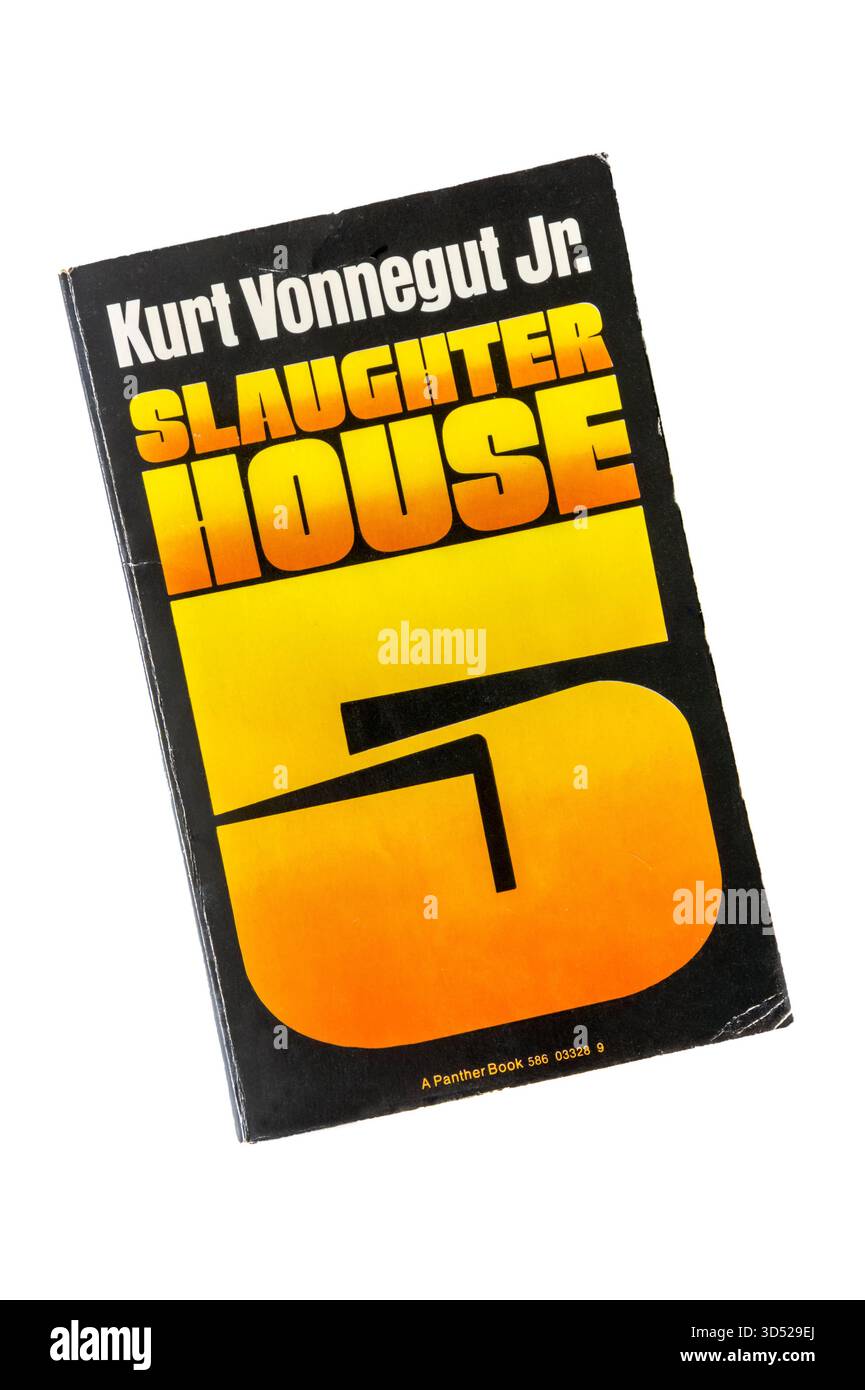 Una copia cartacea del macello 5 di Kurt Vonnegut Jr. Pubblicato per la prima volta nel 1969 Foto Stock