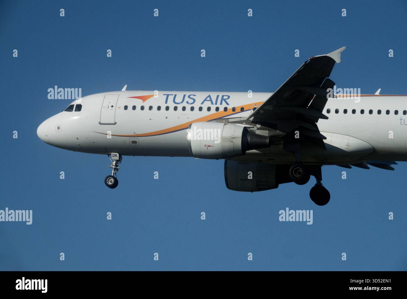 Tu aereo aereo Airbus A320 aereo aereo aereo Jetliner passeggeri Jet Airliner volo di linea Foto Stock