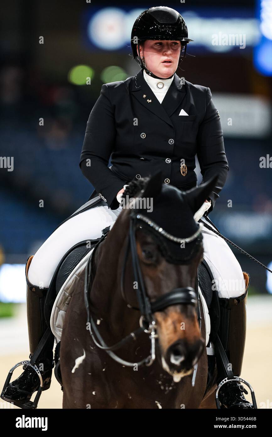 Tina von Briel su Tallahassee (RZ Frese Immenhoefe) Dressage Cup della compagnia iWEST Dressage Intermediate i Kuer esame finale Baden-Württemberg GER, Stoccarda German Masters 2025, 39° Torneo Equestre Internazionale, 11/13/2025 foto: Eibne Foto Stock