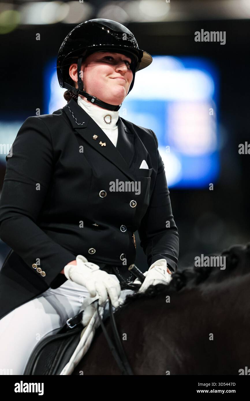Tina von Briel su Tallahassee (RZ Frese Immenhoefe) Dressage Cup della compagnia iWEST Dressage Intermediate i Kuer esame finale Baden-Württemberg GER, Stoccarda German Masters 2025, 39° Torneo Equestre Internazionale, 11/13/2025 foto: Eibne Foto Stock