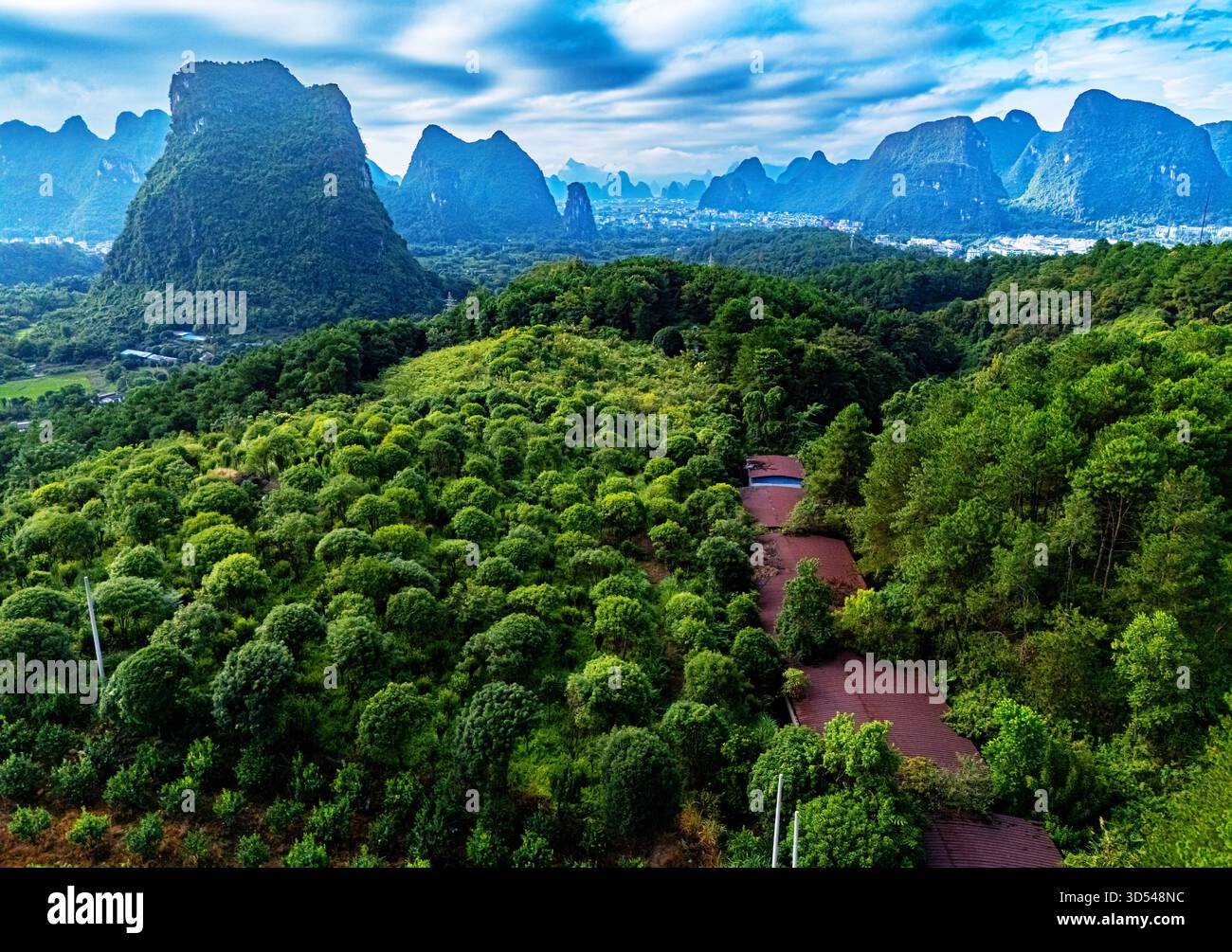 Vista del paesaggio vicino a Yangshuo nella regione del Guangxi, Cina Foto Stock