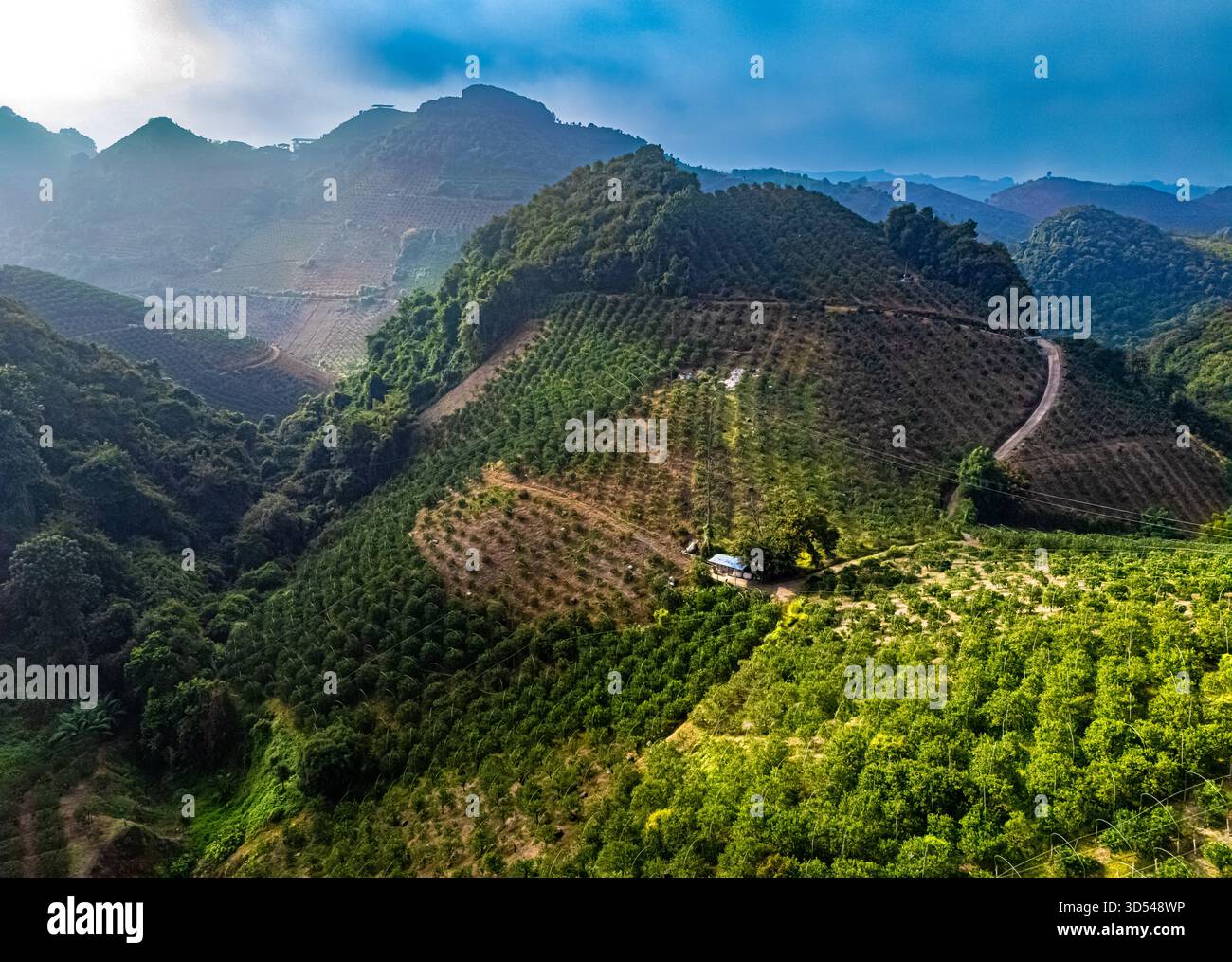 Vista del paesaggio vicino a Yangshuo nella regione del Guangxi, Cina. Foto Stock