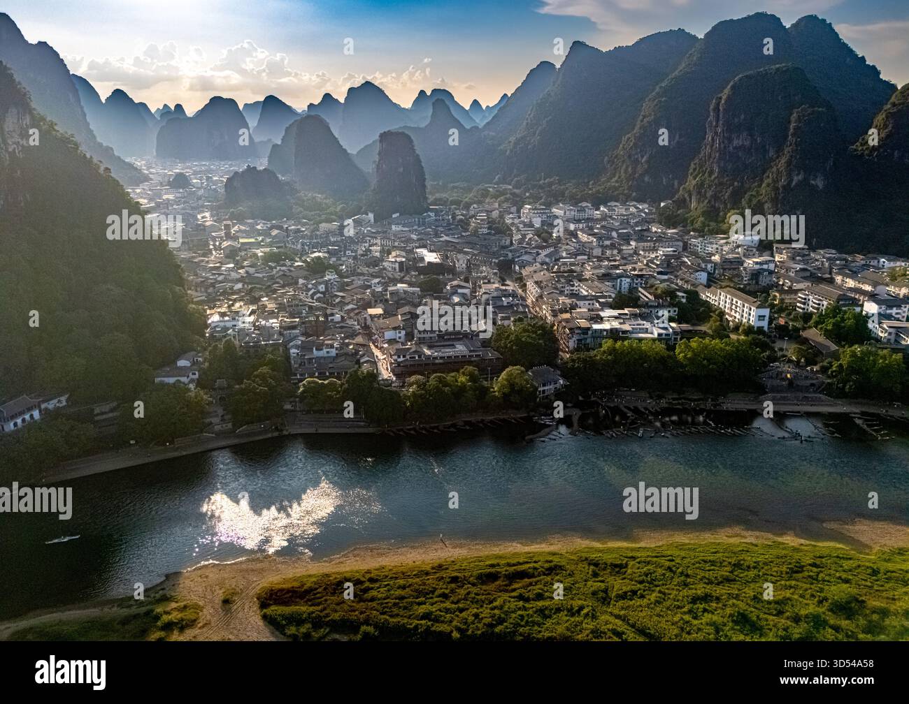Vista aerea di Yangshuo nella regione del Guangxi, Cina Foto Stock