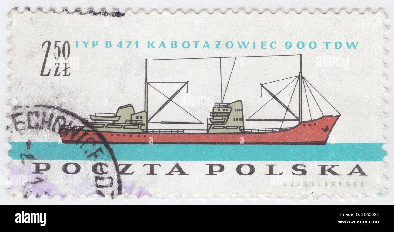 POLONIA — 1961 giugno 24: Francobollo multicolore da 2,50 zloty raffigurante la nave Typ B471 Cabotager. Il cabotaggio è il trasporto di merci o passeggeri tra due luoghi nello stesso paese. Originariamente si applicava alla navigazione lungo le rotte costiere, da porto a porto, ma ora si applica anche all'aviazione, alle ferrovie e al trasporto su strada. Le leggi sul cabotaggio si applicano alle navi mercantili nella maggior parte dei paesi che hanno una costa in modo da proteggere il settore marittimo nazionale dalla concorrenza straniera, preservare le infrastrutture di navigazione di proprietà nazionale per scopi di sicurezza nazionale e garantire la sicurezza nelle acque territoriali Foto Stock
